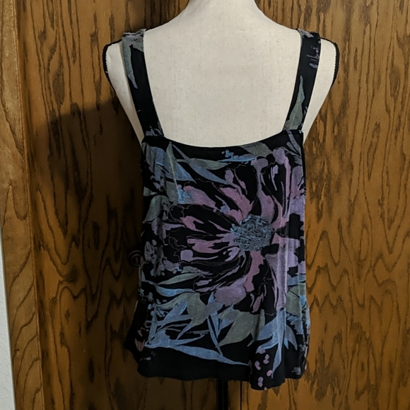 Express Top - Picture 2 of 3